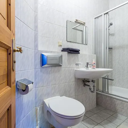 Apartmenthaus In Chemnitz Fuer Monteure Exterior photo