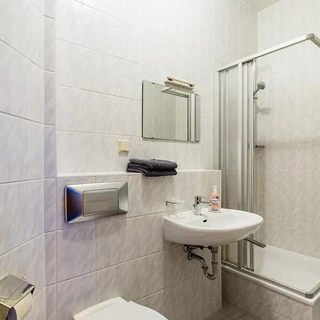 Apartmenthaus In Chemnitz Fuer Monteure Exterior photo